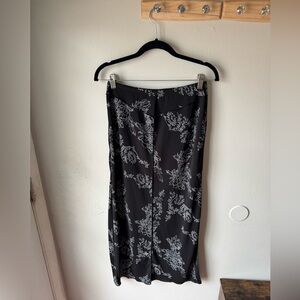 BCBG Max Azria Black & White Floral Midi Skirt with Side Slit - Size Small